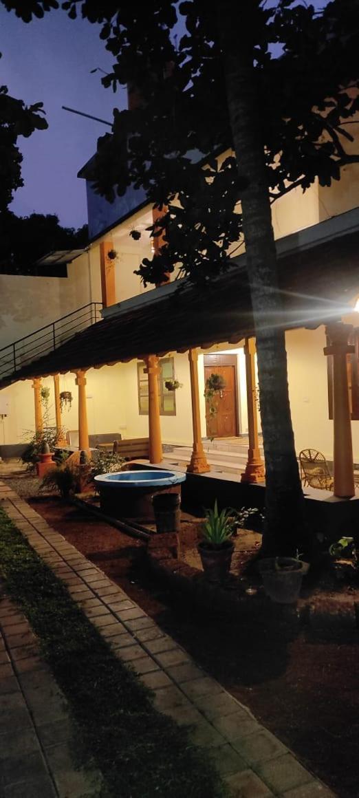 Vedha Ayurvedic Panchakarma Treatment Centre Otel Alappuzha Dış mekan fotoğraf