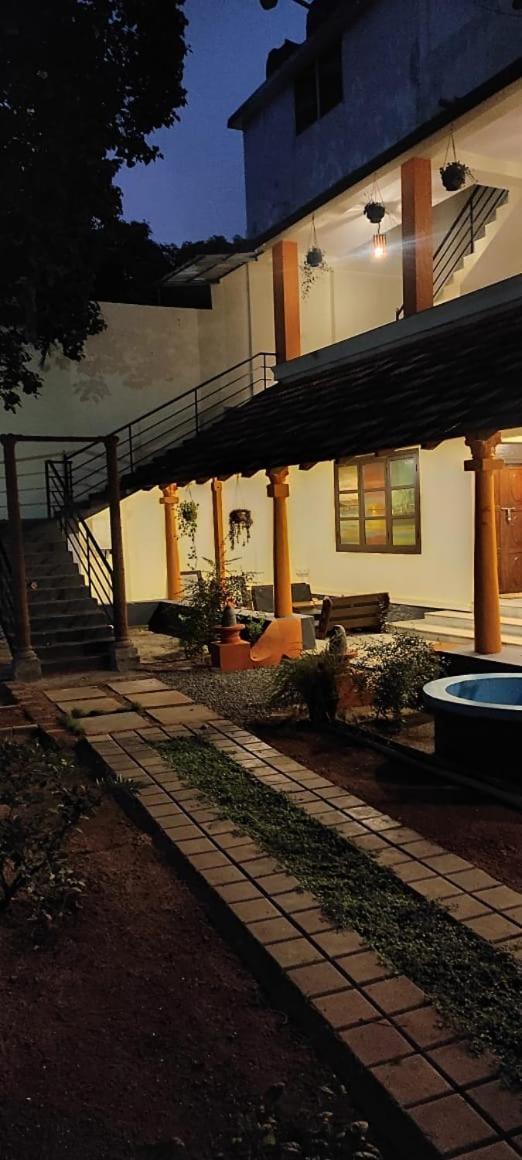 Vedha Ayurvedic Panchakarma Treatment Centre Otel Alappuzha Dış mekan fotoğraf